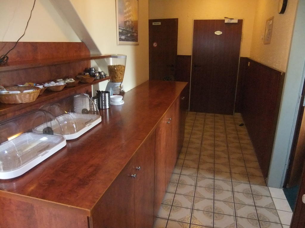 Hotel Adriatic Laatzen Room photo
